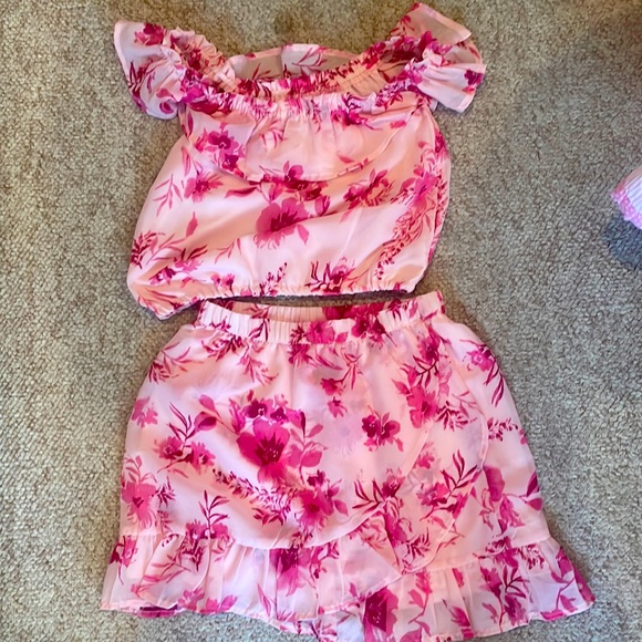 The Children's Place Other - 2 Piece NEVER WORN Children’s Place Blouse and Skirt size 7/8